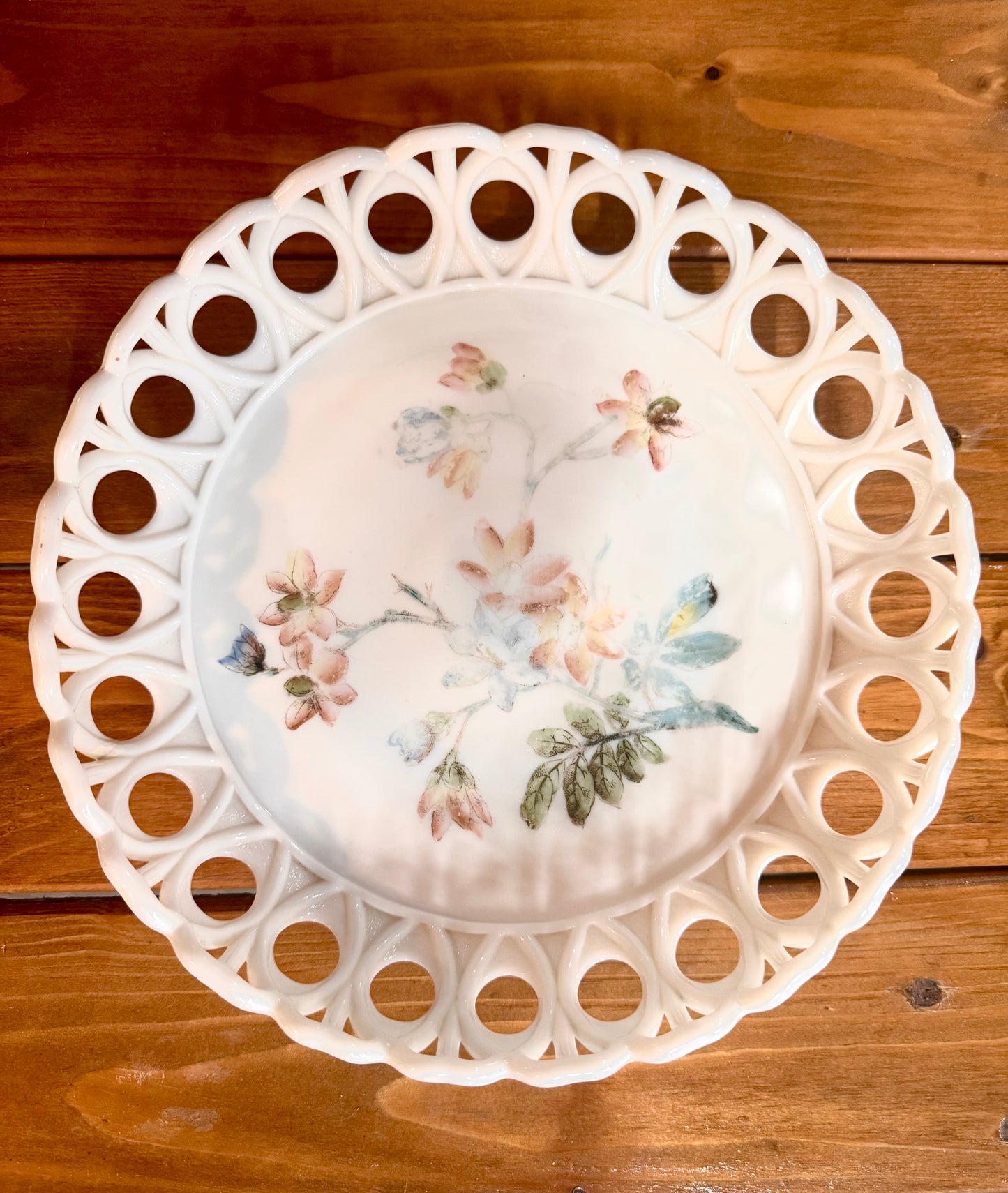 Atq Challinor & Taylor Lattice Mlk Glass Bowl