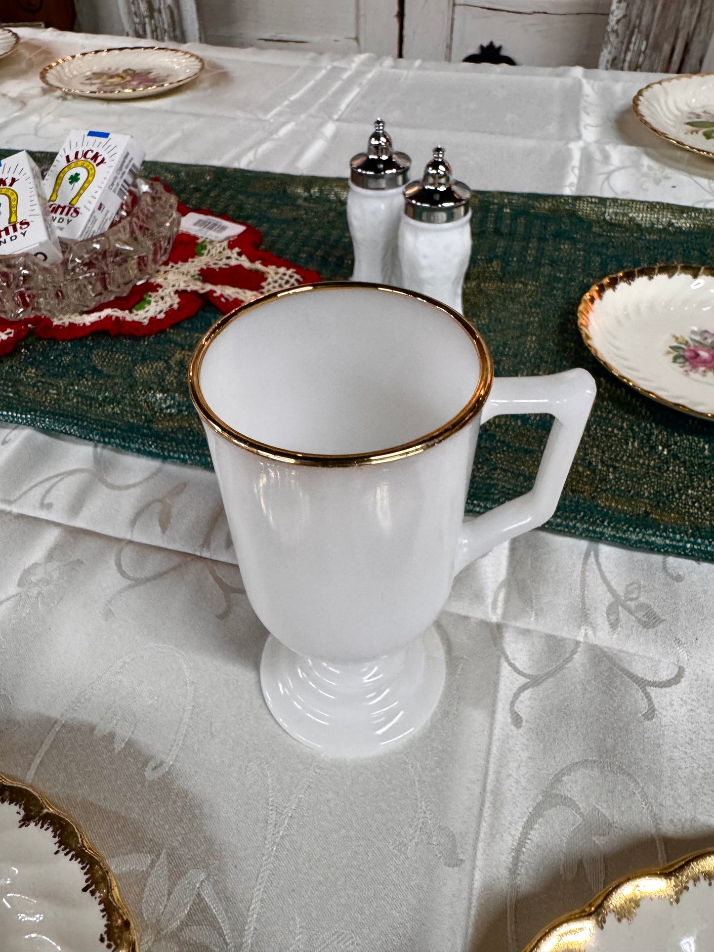 Vtg Milk Glass Irish Coffee Mug Set (5)