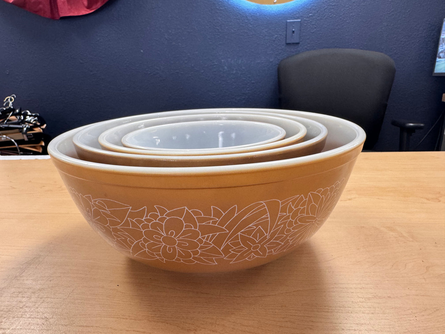 Complete Pyrex Woodland 4 Pc Mixing Bowl Set
