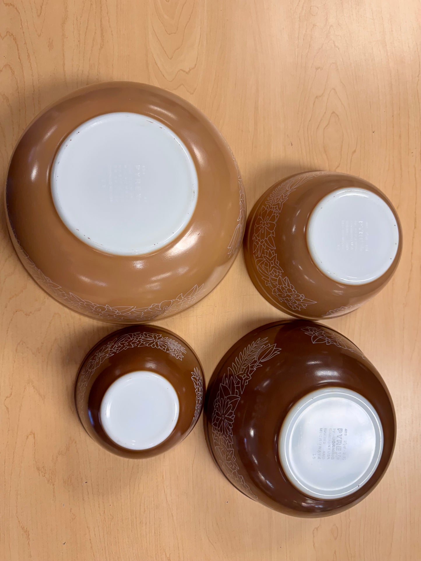 Complete Pyrex Woodland 4 Pc Mixing Bowl Set