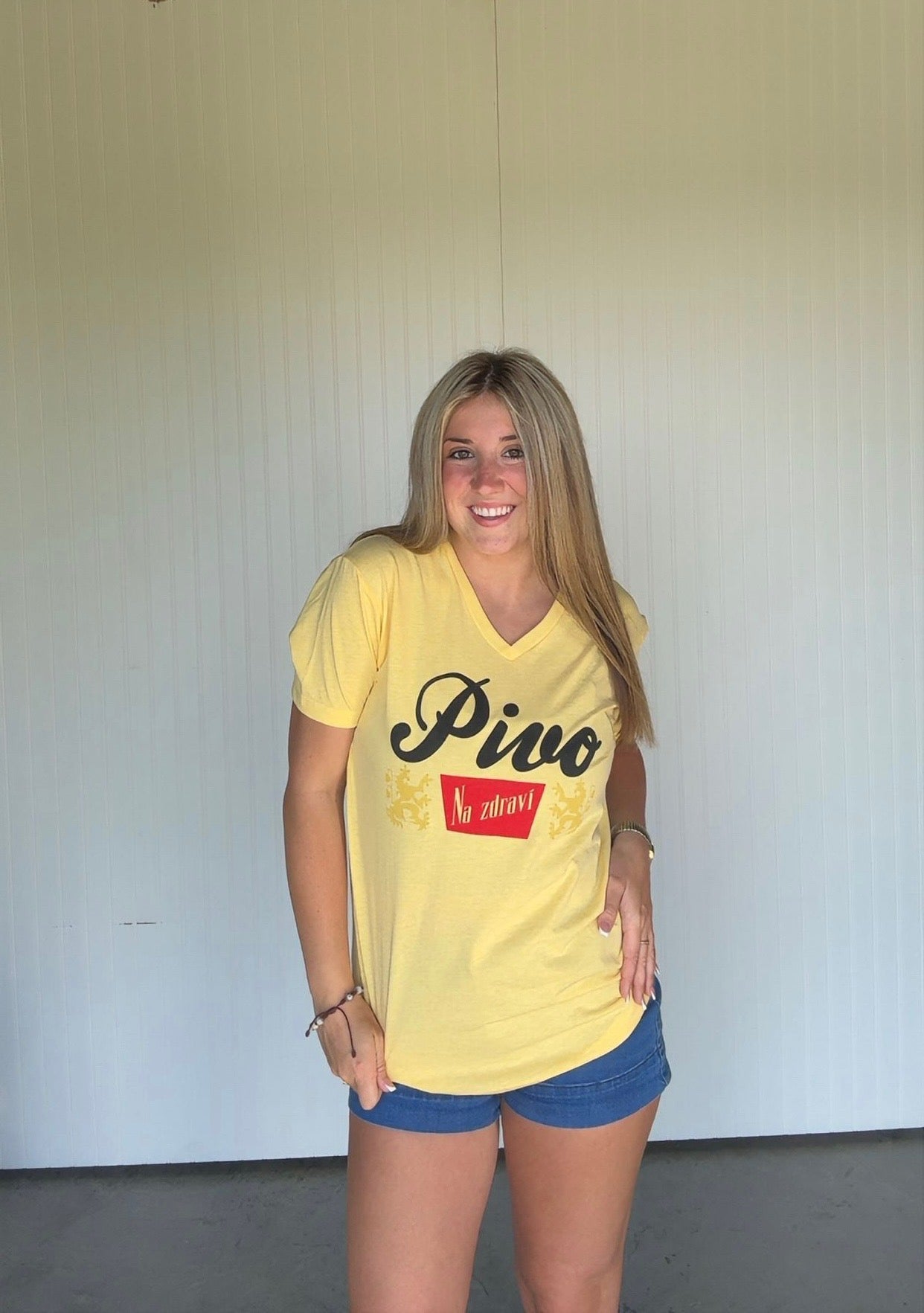 Pivo Banquet V Neck