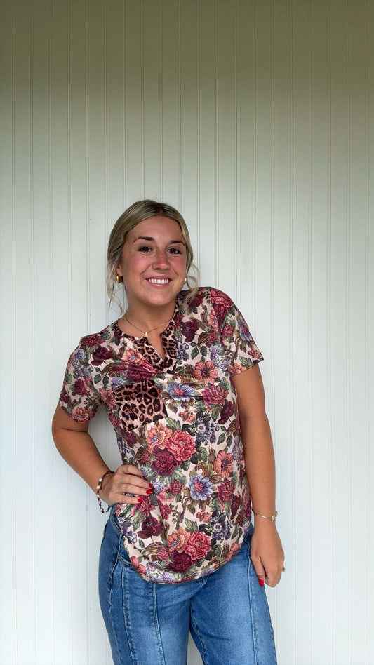 673 b Wild Vintage Floral top