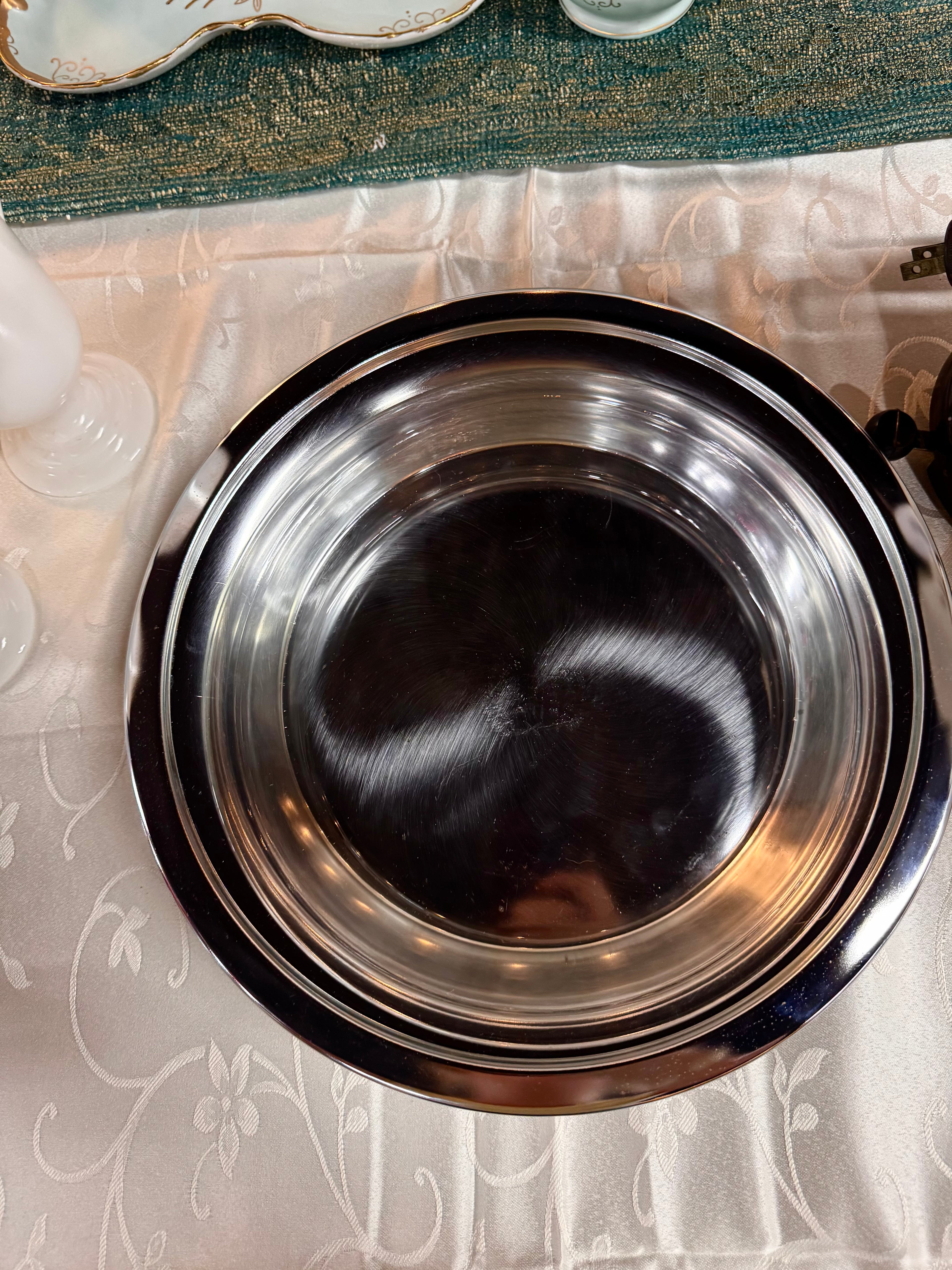 1950 Kroger Metal Pie Plate & Pyrex Plate