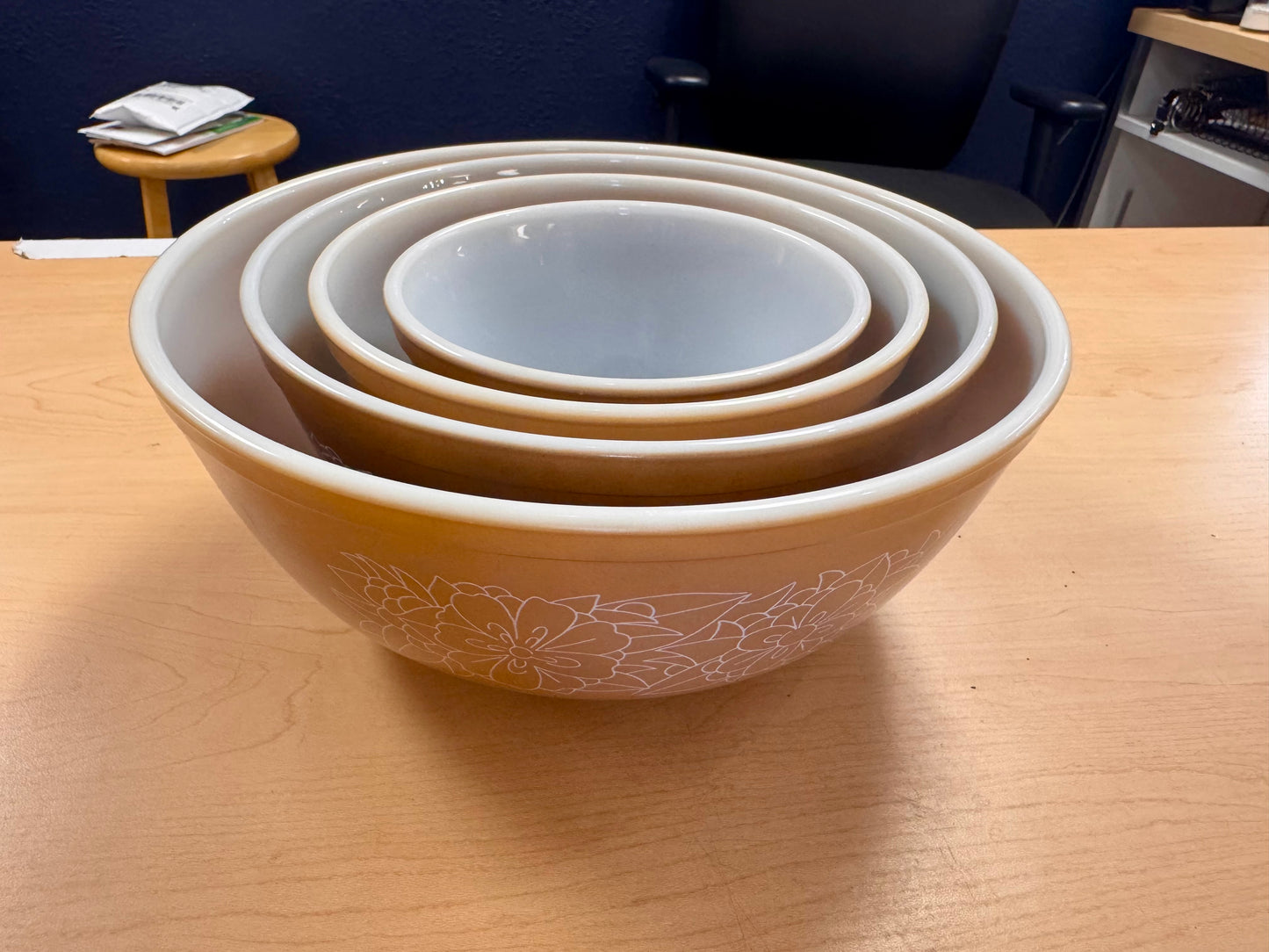 Complete Pyrex Woodland 4 Pc Mixing Bowl Set