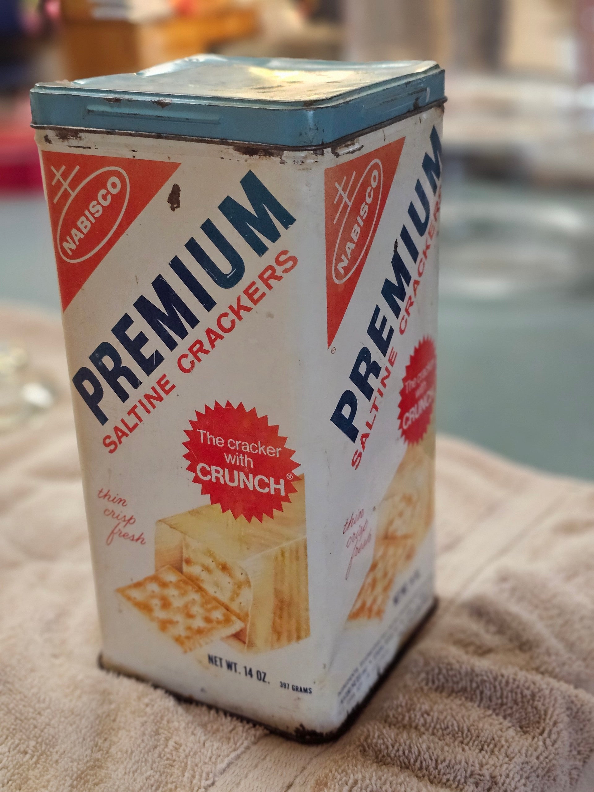 Vintage 1969 Nabisco Cracker Tin