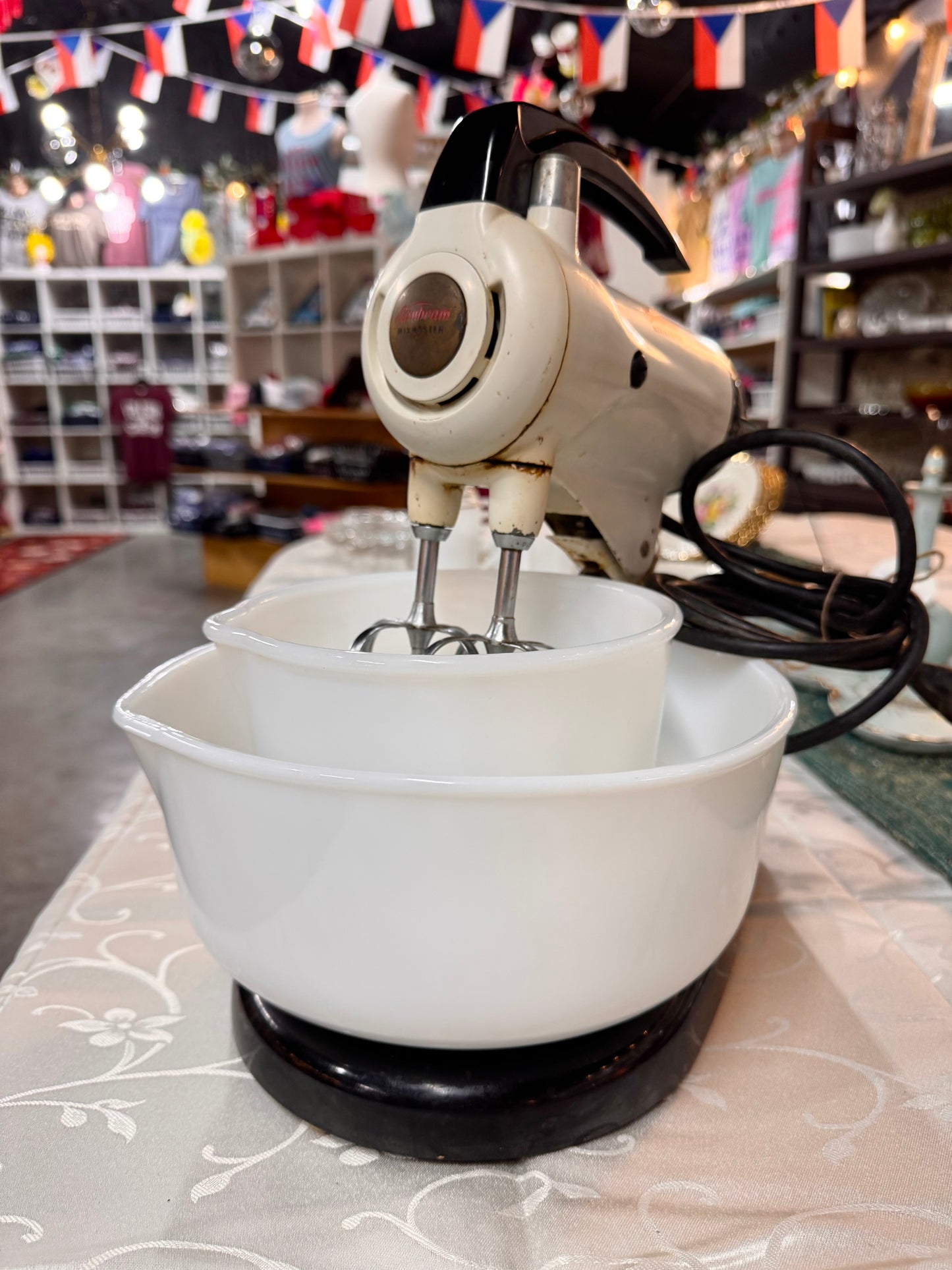 Vintage Sunbeam Mixmaster 10 Speed Stand Mixer