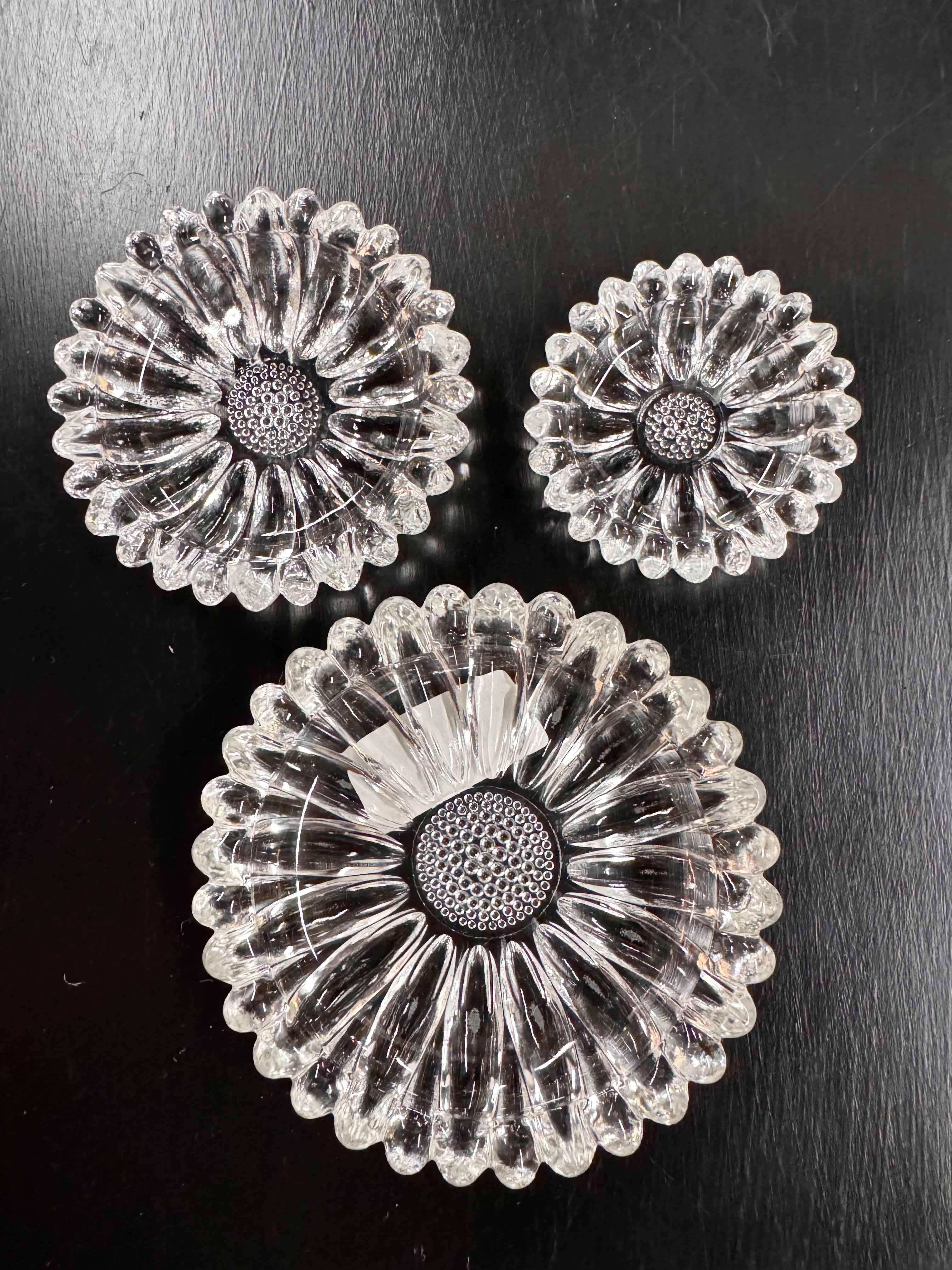 Crystal Hazel Atlas Nesting Glass Ashtray Set