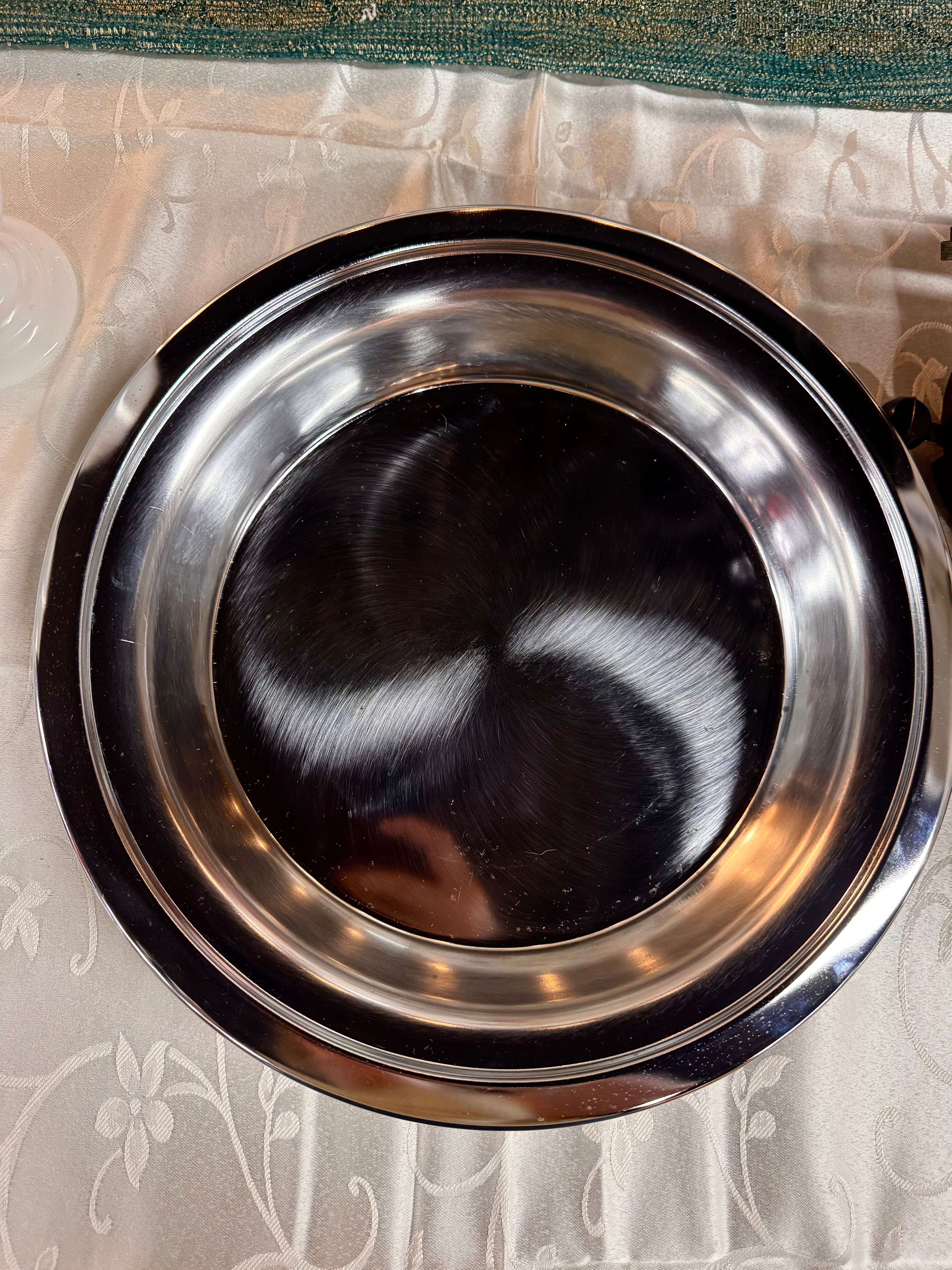 1950 Kroger Metal Pie Plate & Pyrex Plate
