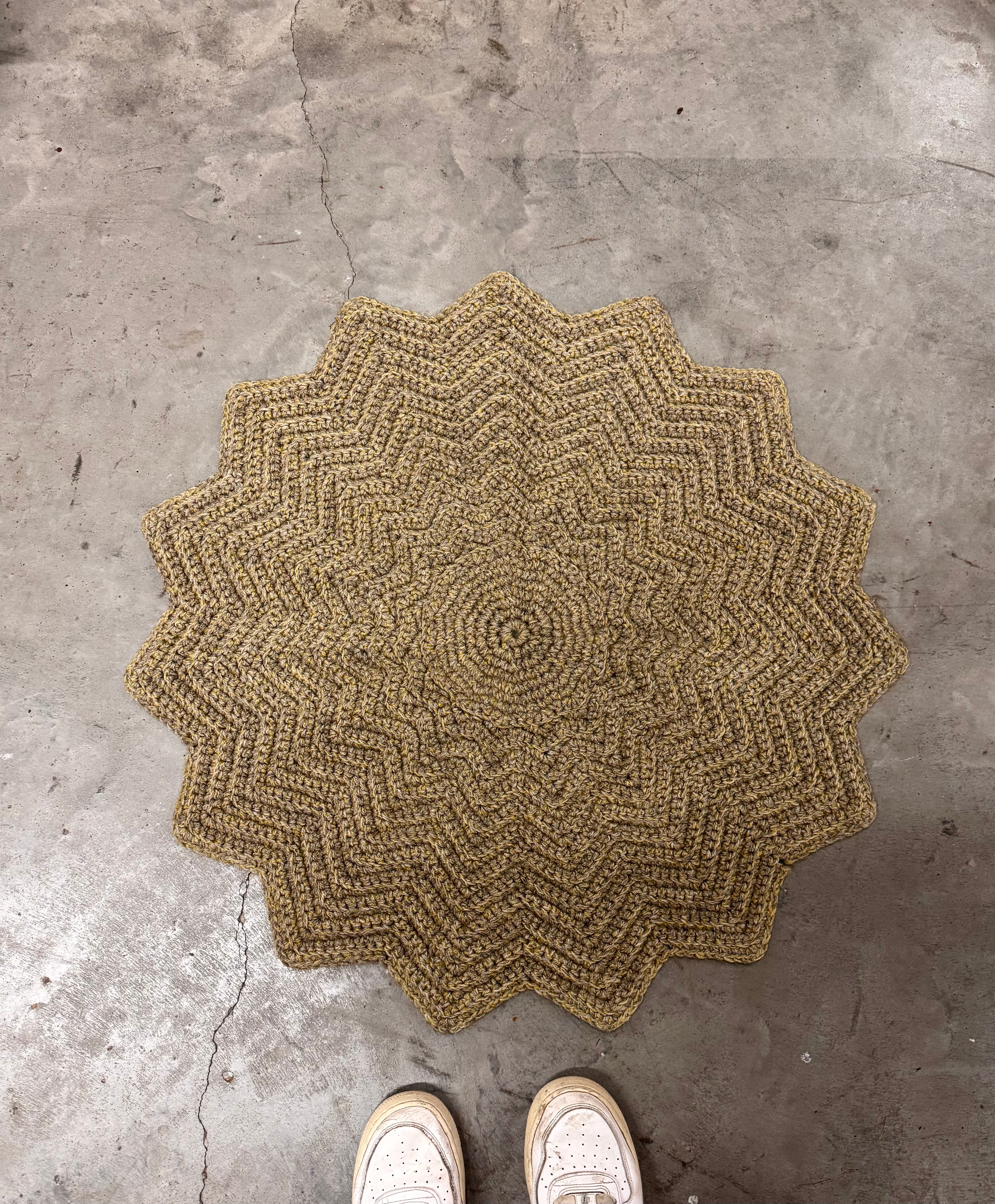 Vintage Brown Hand-Crochet 15-Pt Star Rug