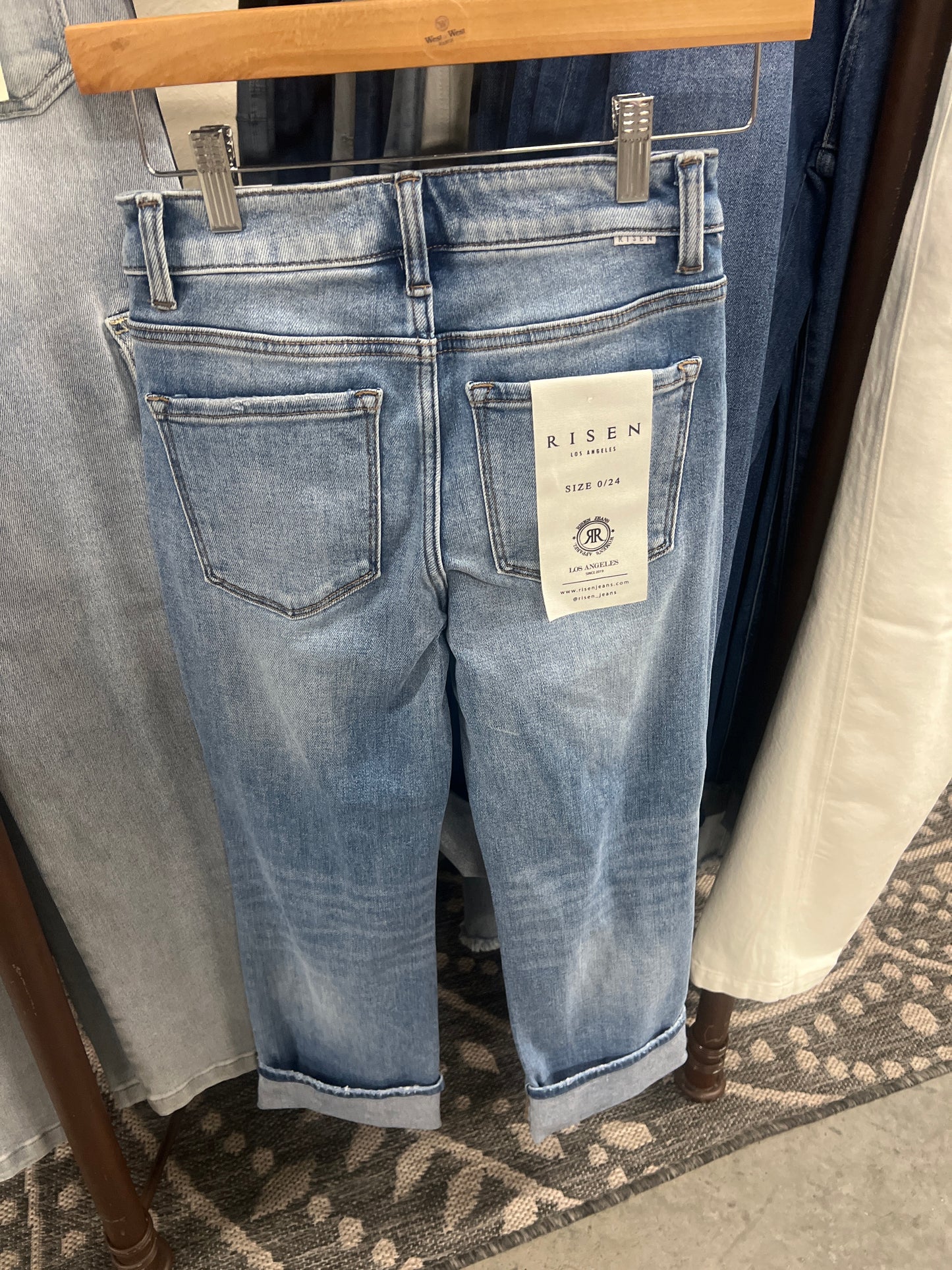 Risen Crop Cuff Straight