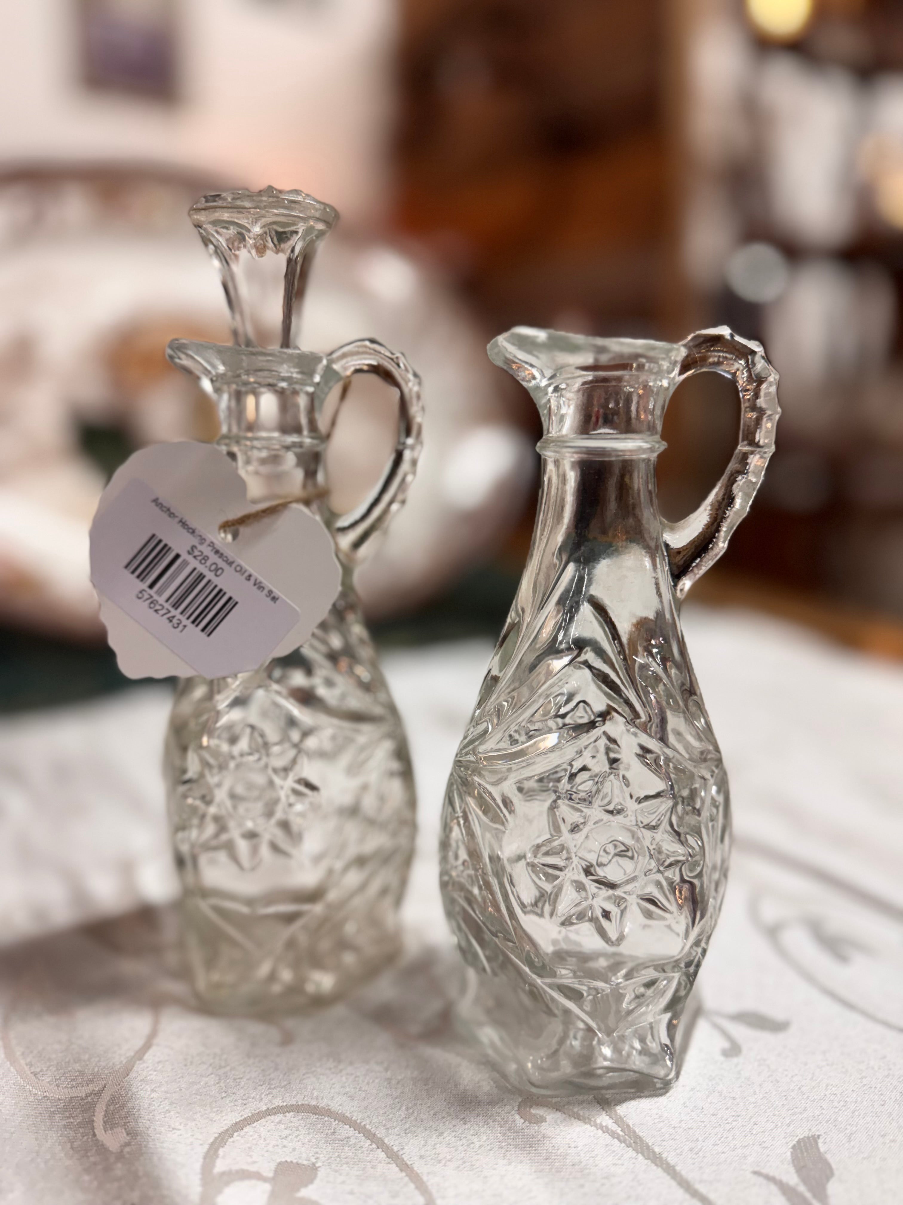 Anchor Hocking Prescut Oil & Vin Set