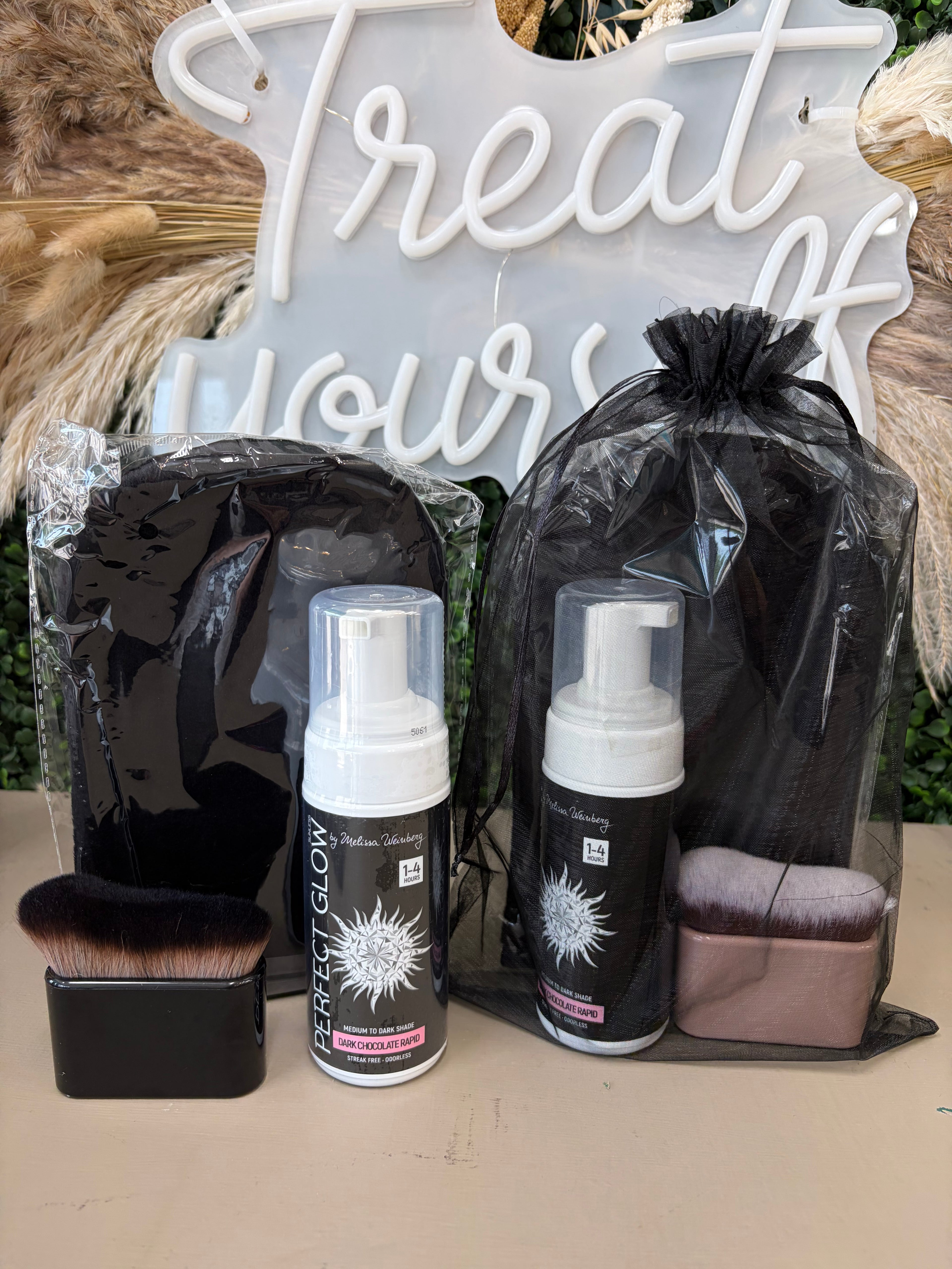 Perfect Glow Dark Chocolate, Mitt & Brush