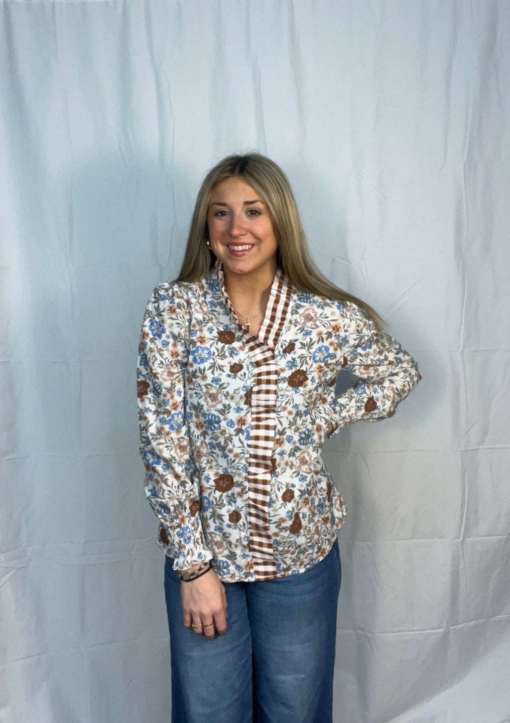 360 b frilled V neck top