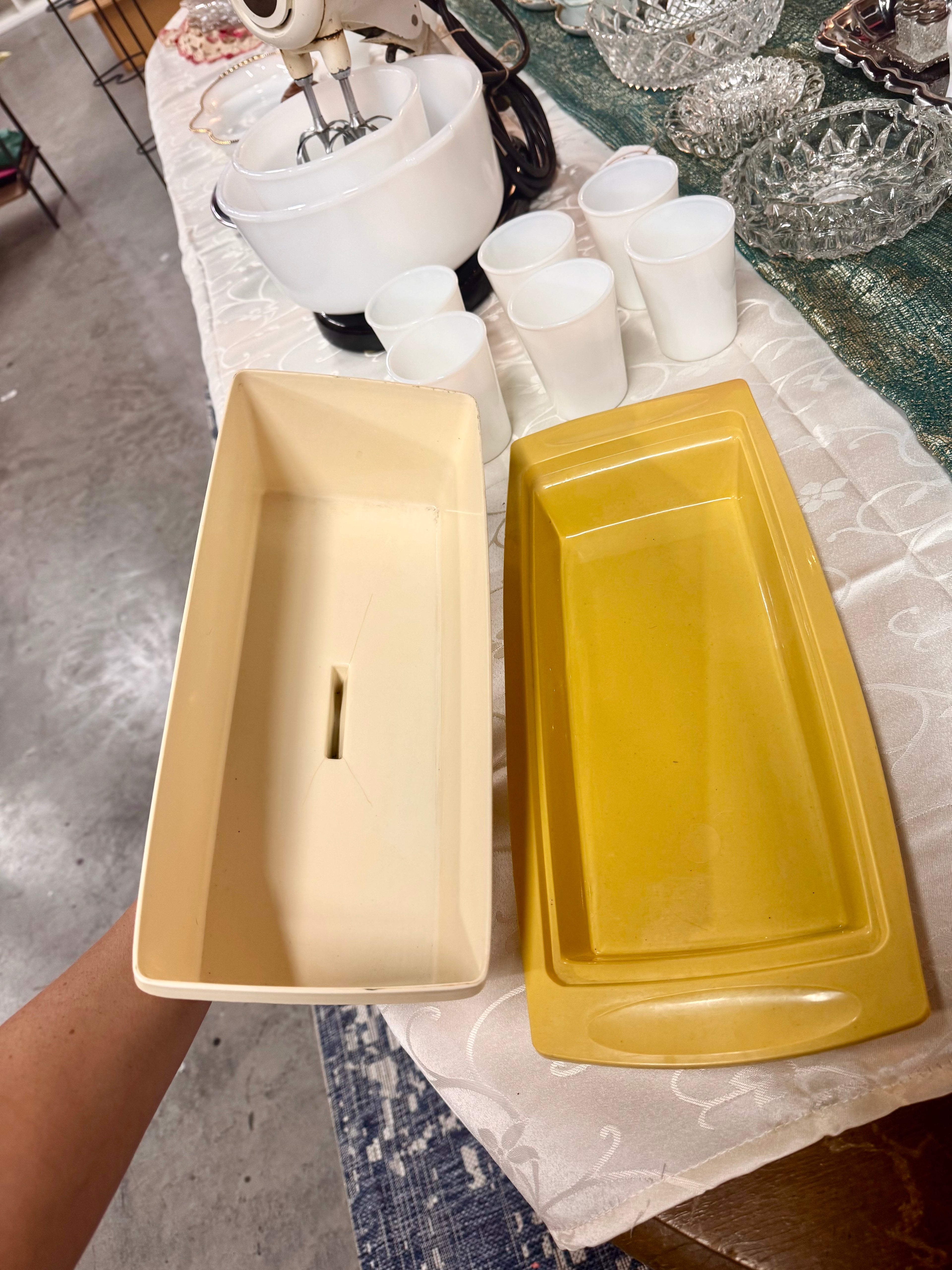 1970s Sturdy Plastic Bread Keeper
