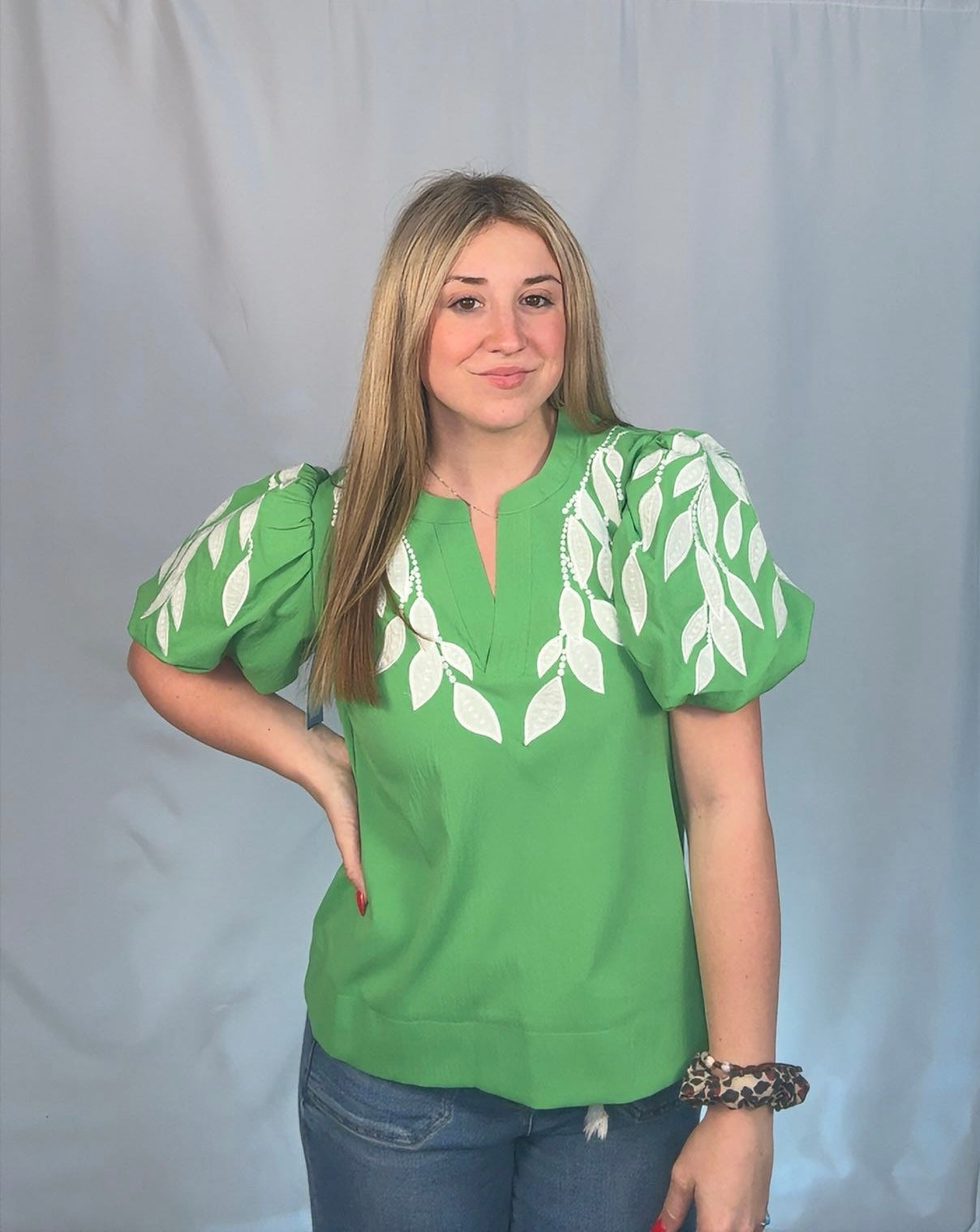 569 puff sleeve v neck